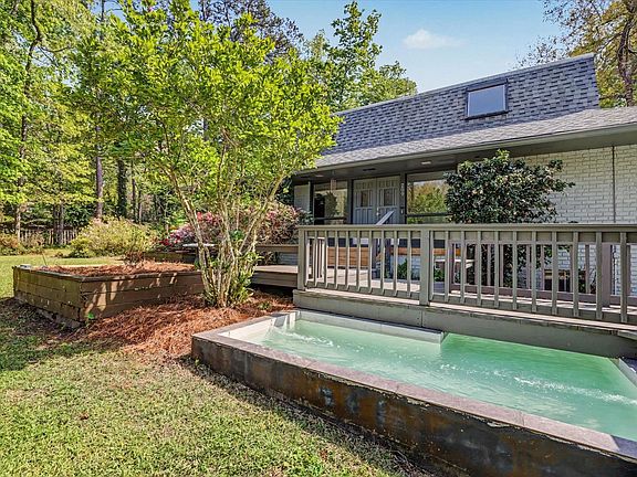 4th image of 209 Ridgeland Rd