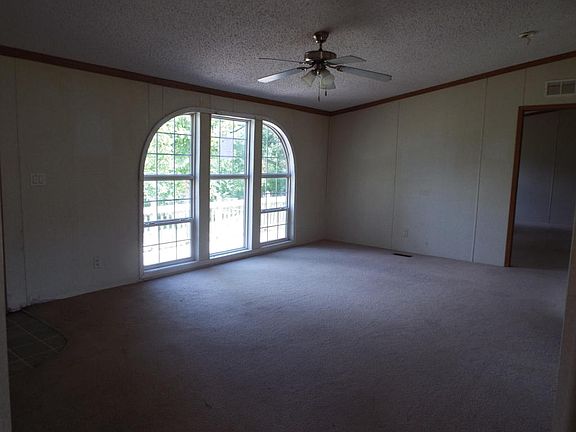 4th image of 137 Gooseneck Ln