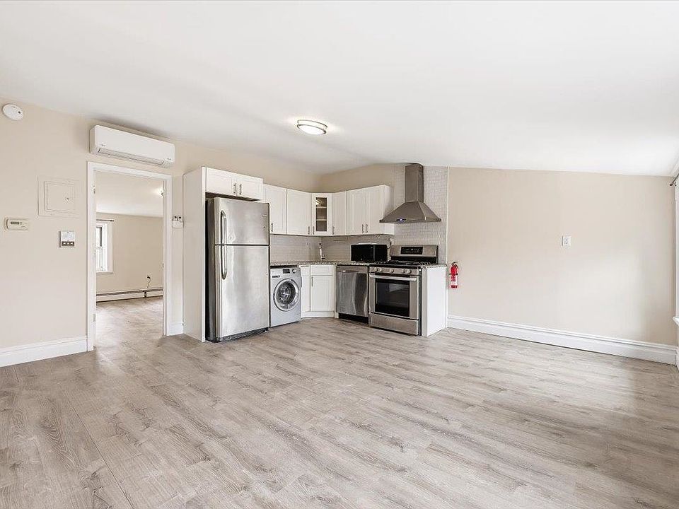 1st image of 59 Wayne St APT 3