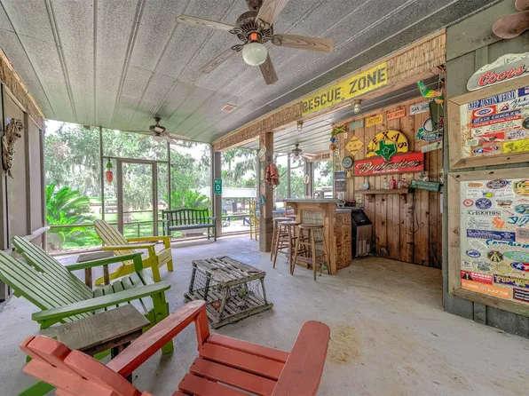 134 Private Road 652, Bay City, TX 77414