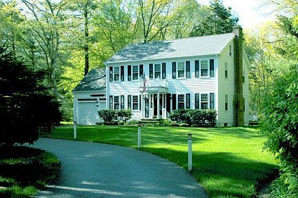 Circular Drive To Front Of House