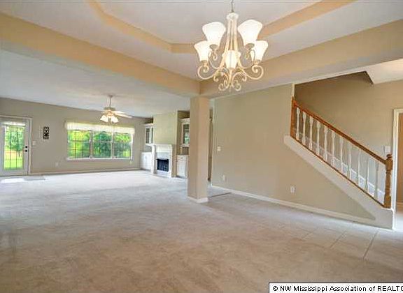4th image of 1560 Lindsey Ln