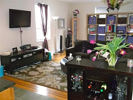 Rented by Maz Group NY | media 9
