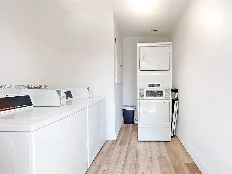 101 W 11th St #4 — Photo 28