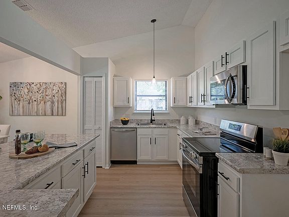 3rd image of 4776 RIVERINE Drive