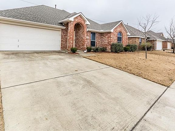 3rd image of 2706 Simmons Dr