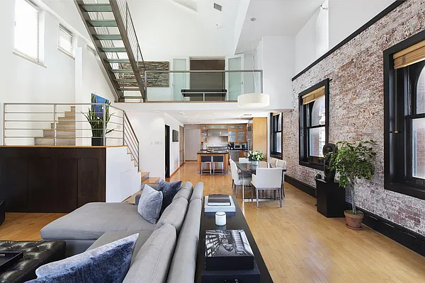 Sold by Avenue Real Estate | media 4