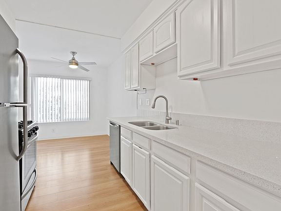 2nd image of 525 Idaho Ave #2