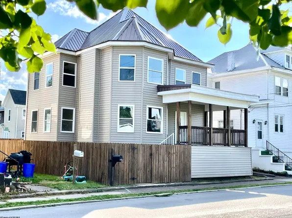 206 E 4th St, Weston, WV 26452