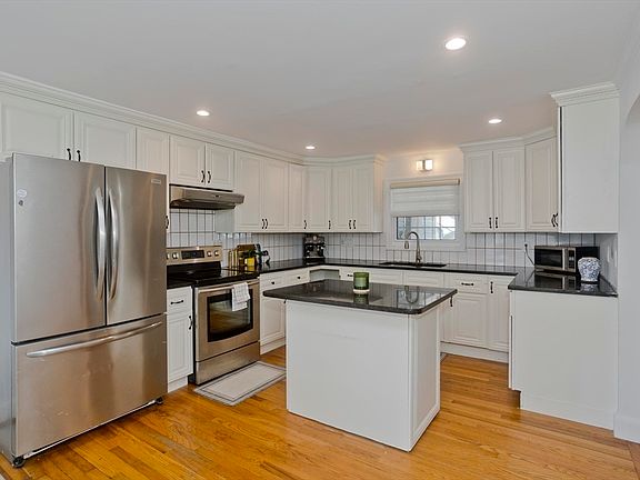 3rd image of 16 Squawfield Rd