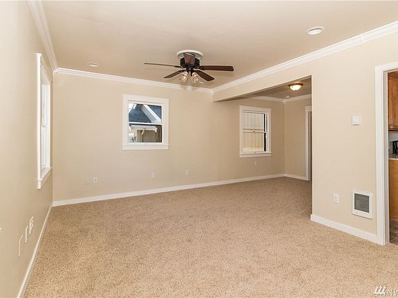2nd image of 820 Roosevelt Ave