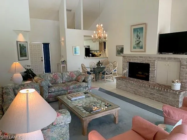 611 Bridgeway Ln — Photo 8