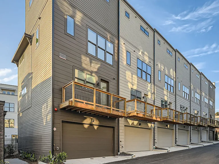 EastWood Townhomes — Photo 28
