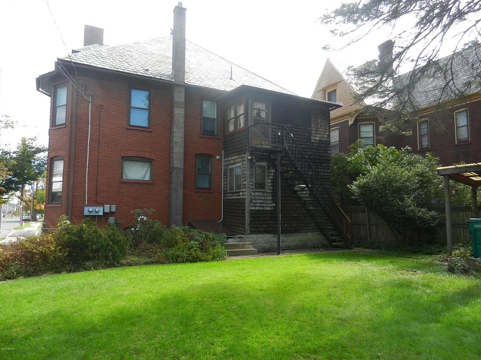 Rear image