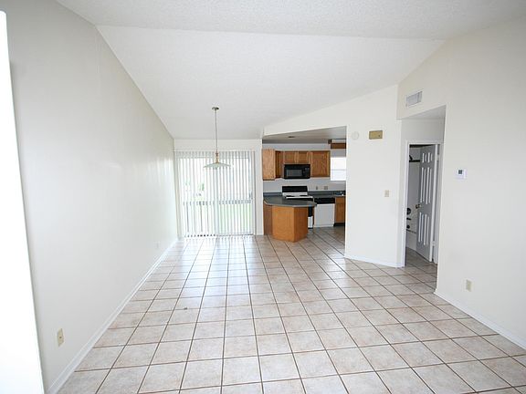 2nd image of 222 Weis Ln APT 2D
