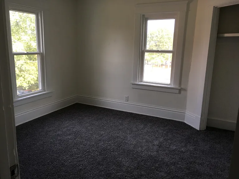 604 S Seneca Ave — Photo 10