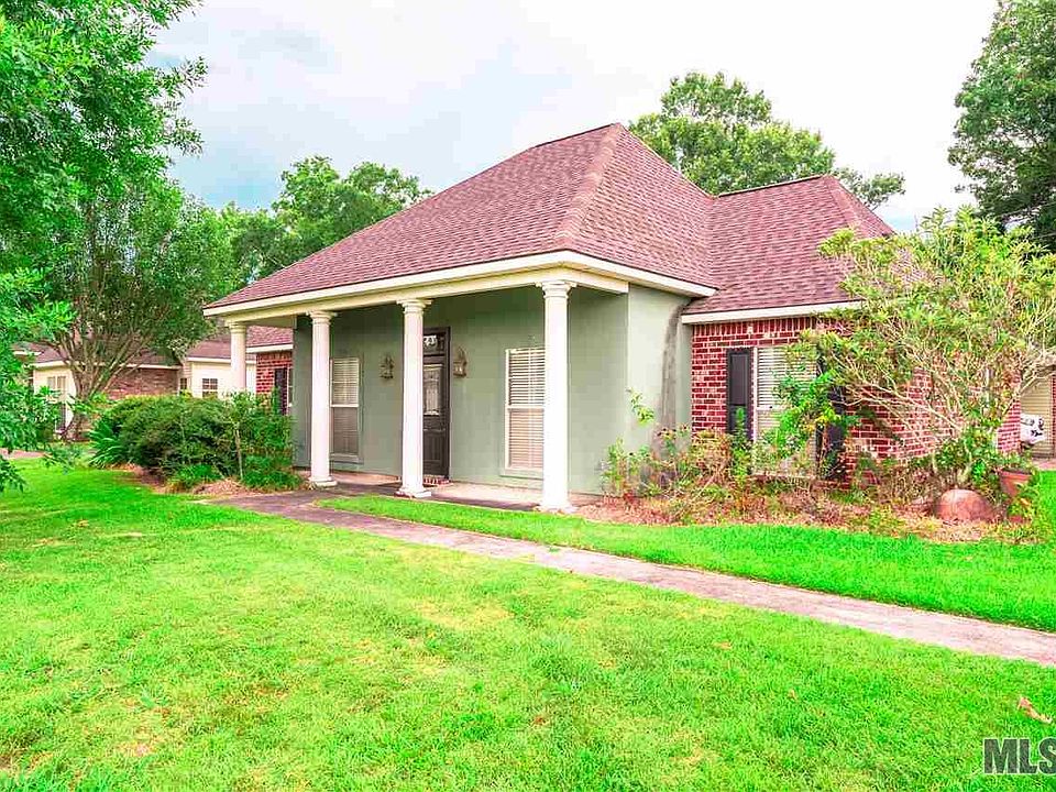 1st image of 15297 Stone Hedge Dr