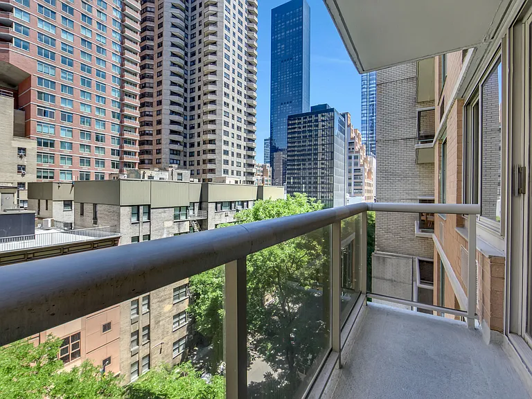 234 E 46th St #703 — Photo 7