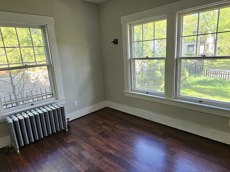 2342 Bourne Ave — Photo 5