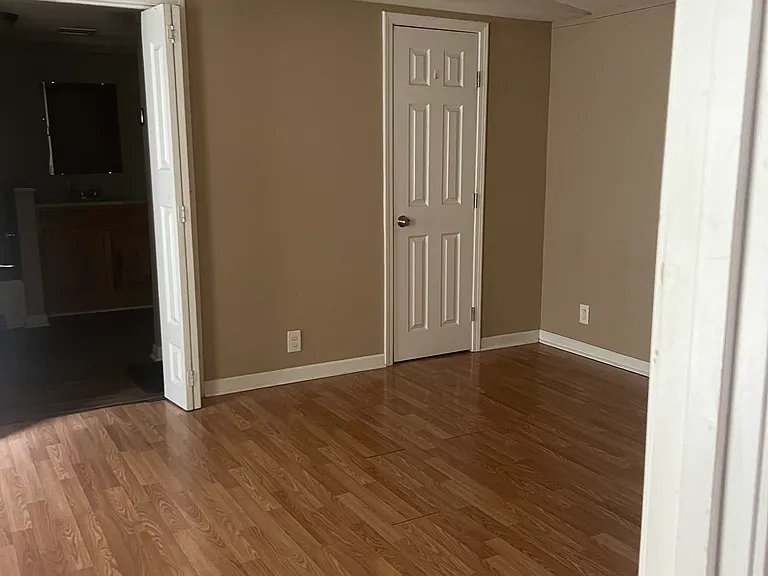 28381 Petes Hwy #14 — Photo 8