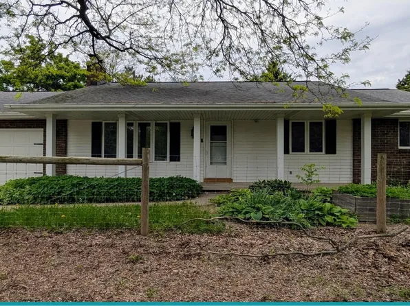 4310 Hillcrest Dr, Oneida, WI 54155