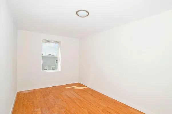 Rented by Level Group | media 4