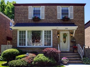 1955 W Granville Ave, Chicago, IL 60660