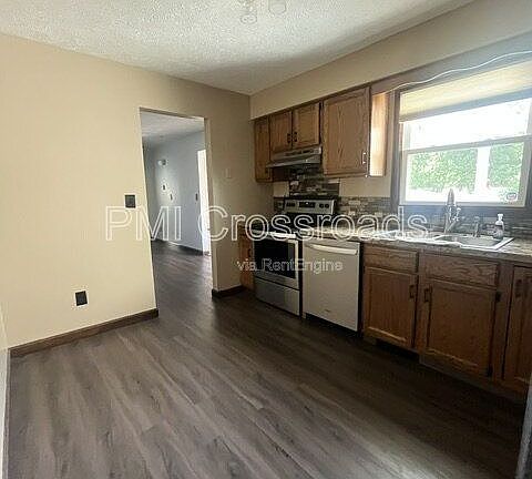 3rd image of 6752 Bristlewood Dr