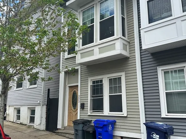 283 W 5th St, South Boston, MA 02127