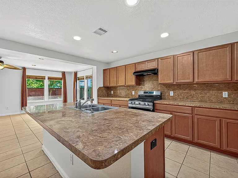 16547 Lanesborough Dr — Photo 23