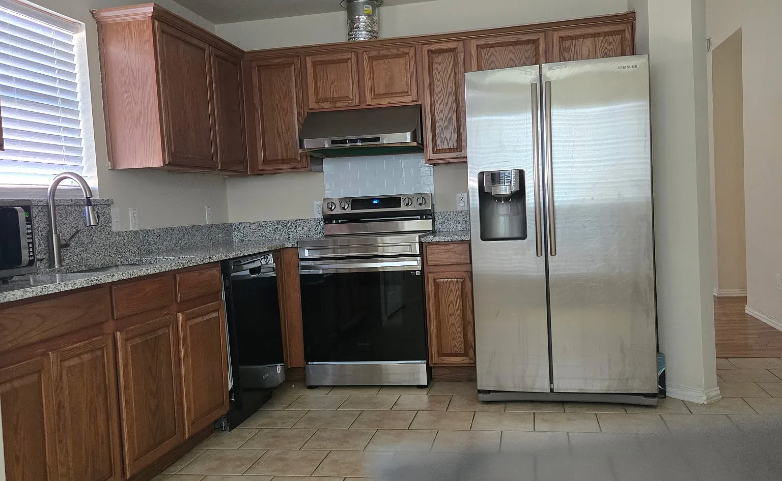 3 bed, 1434 sqft, $1,850 — Photo 4