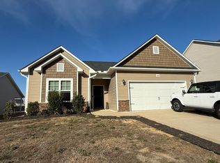 2040 Stonewash Dr, Fayetteville, NC 28306