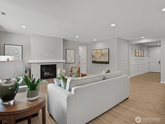 5th image of 13613 208th Drive SE #23
