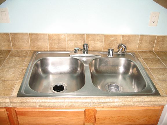 4th image of 503 Village Dr
