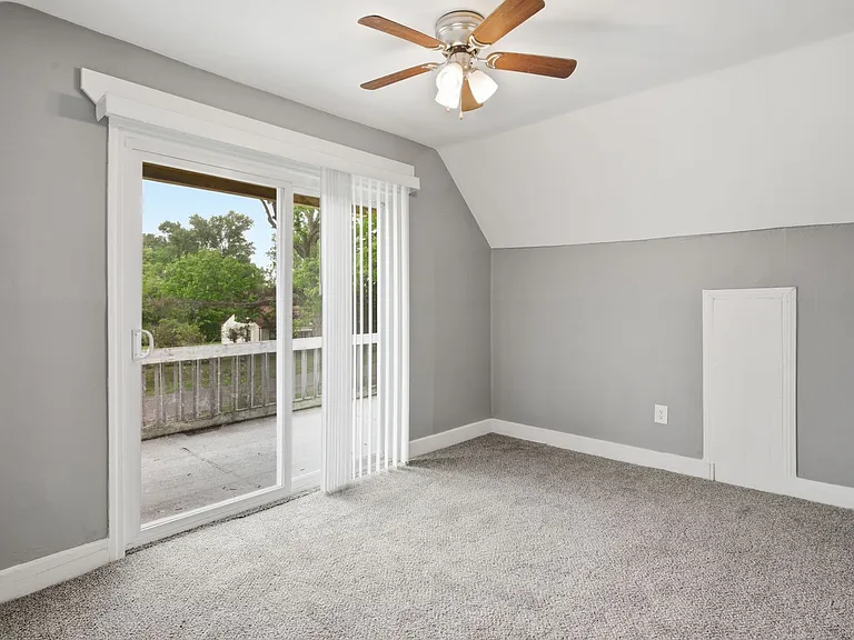 23060 Bernard St — Photo 17