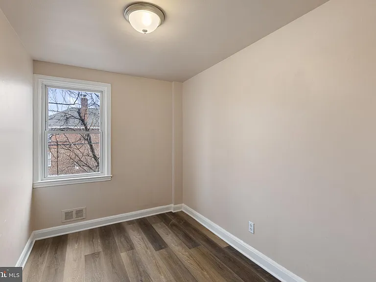 3902 Erdman Ave #1 — Photo 4