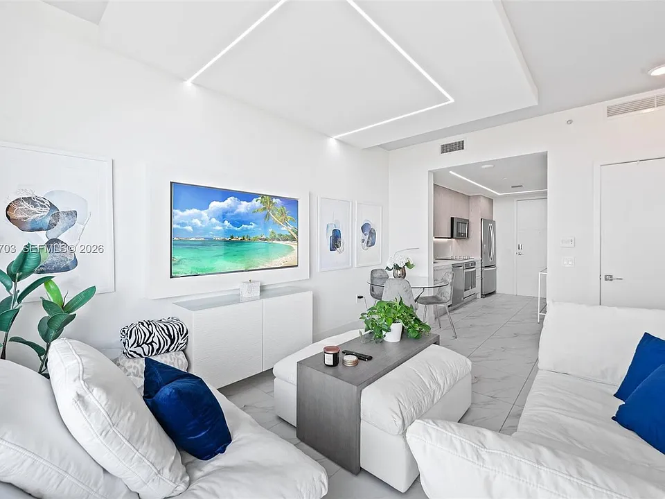 2000 Metropica Way #508