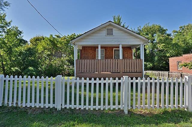 1st image of 743 Dammert Ave