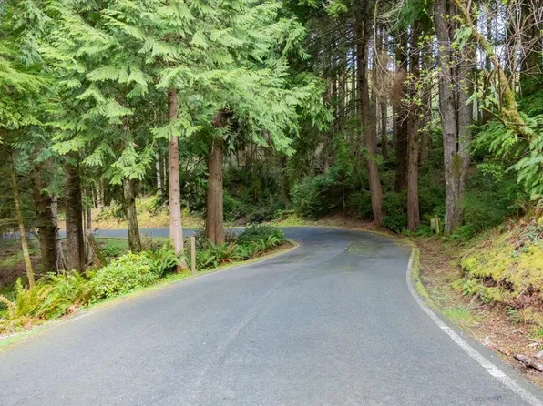 Fairway Dr, Gleneden Beach, OR 97388