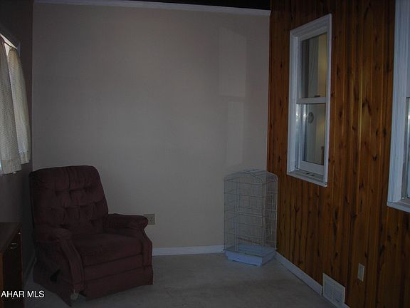 2nd image of 808 1st Ave