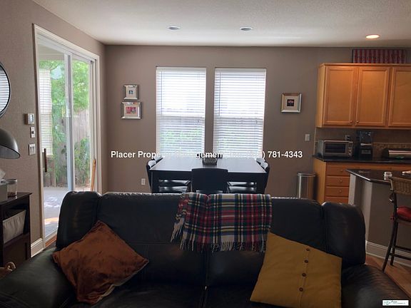 4th image of 124 Hinckley Ct