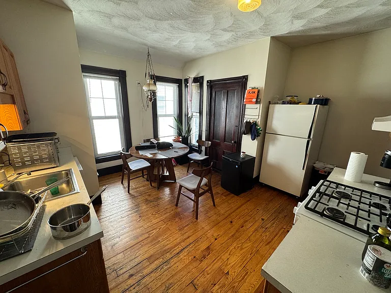 211 Holland St #2R — Photo 12