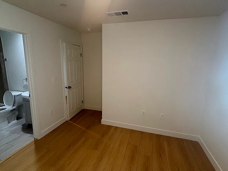 4327 Honduras St — Photo 23