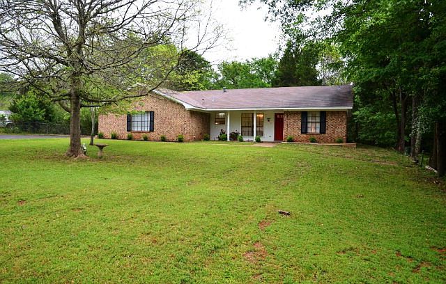 1st image of 207 Seminole Dr