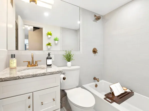 1991 Broadway image 10 of 14