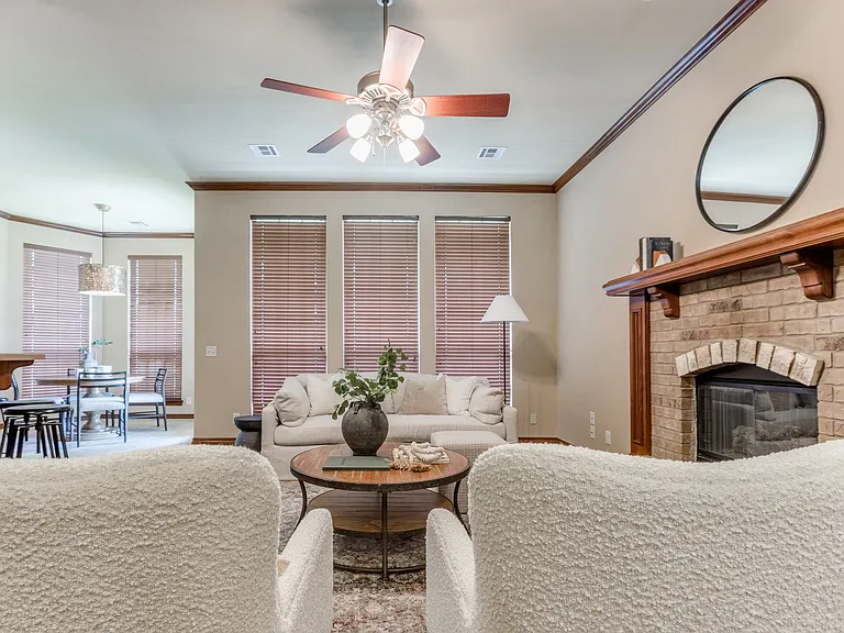 16616 Hardwood Pl — Photo 9