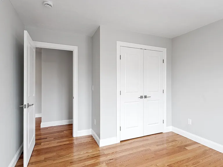 10 Windsor St #1 — Photo 26