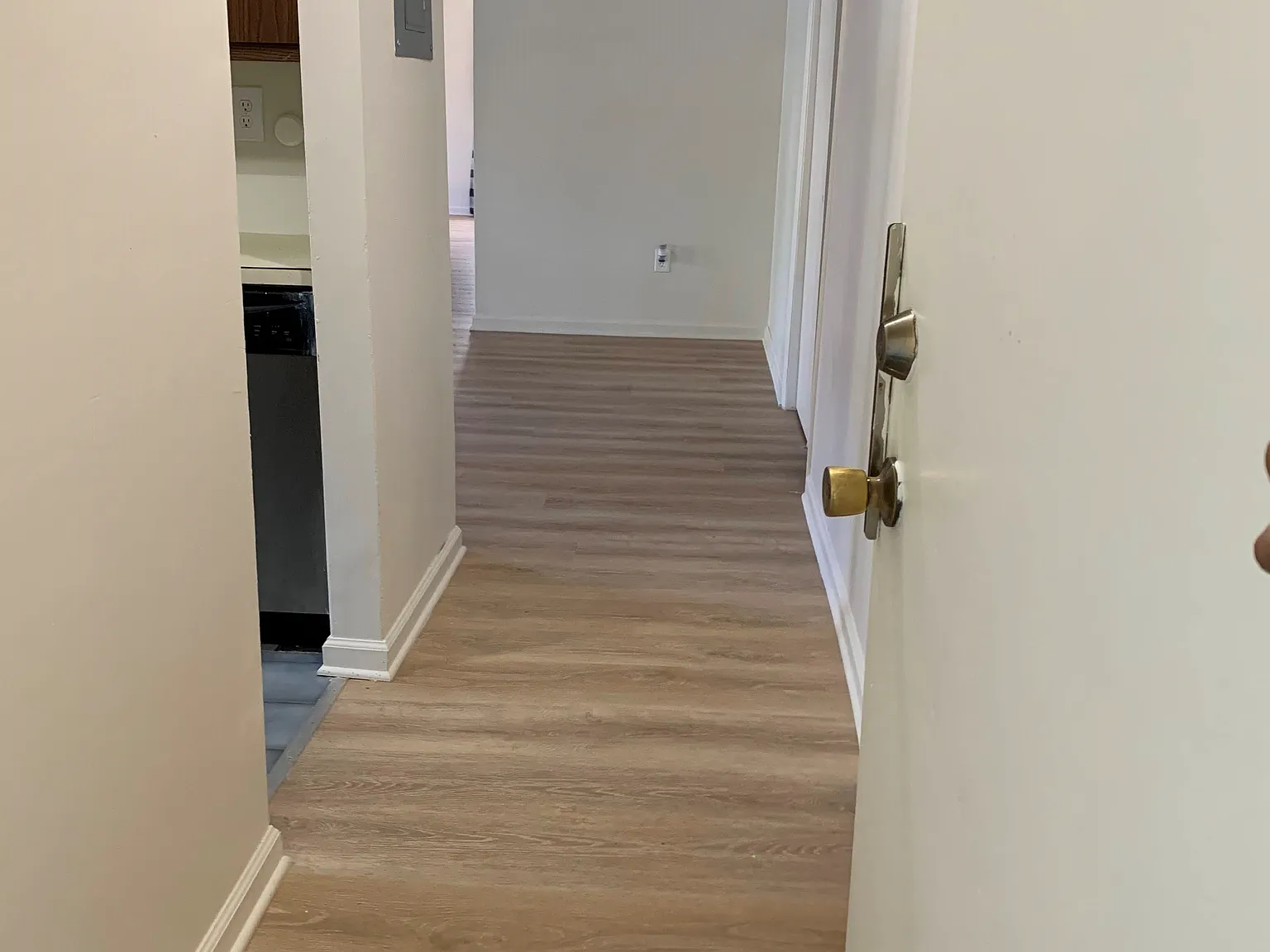 2 bed, 1200 sqft, $2,200 — Photo 3