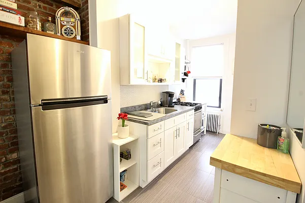 Rented by True Real Estate Group | media 10