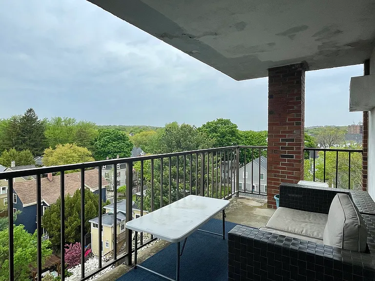 382 Massachusetts Ave — Photo 11